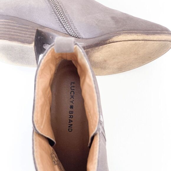 Lucky Brand Womens Nubuck Side Zip Stacked Heel Bryton Ankle Bootie Taupe Sz 8M - Picture 3 of 8